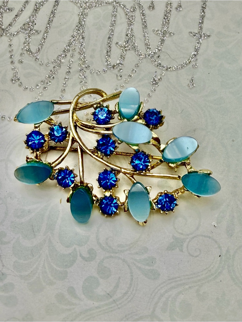 🦃🦃Vintage Blue Thermoset Brooch #cz420